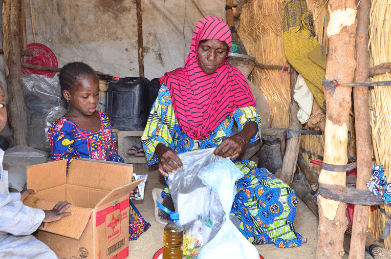 HVN Volunteers distributing meals in Maiduguri